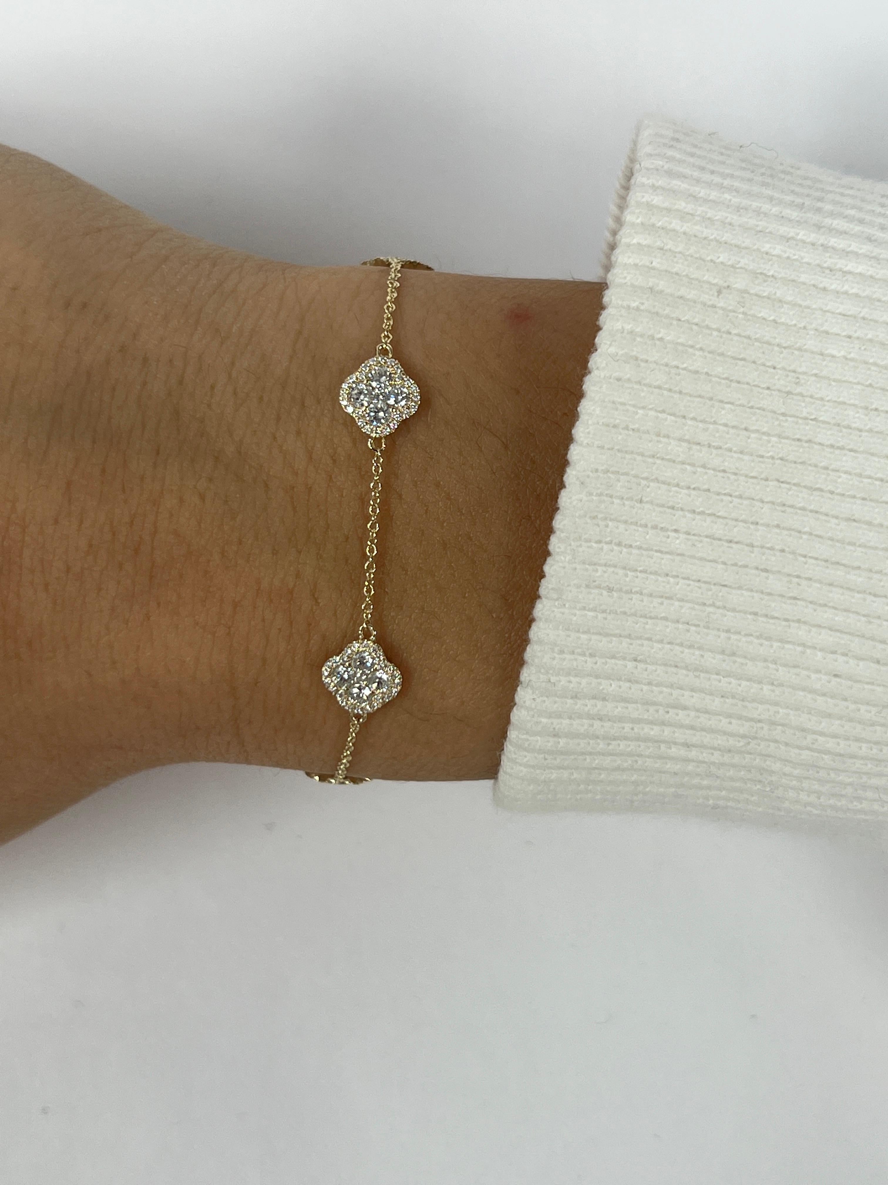 Taille brillant Bracelet de trèfle en or jaune en vente