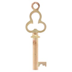 Ciondolo con chiave scheletrica a forma di trifoglio in oro giallo - Charm d'amore 14k