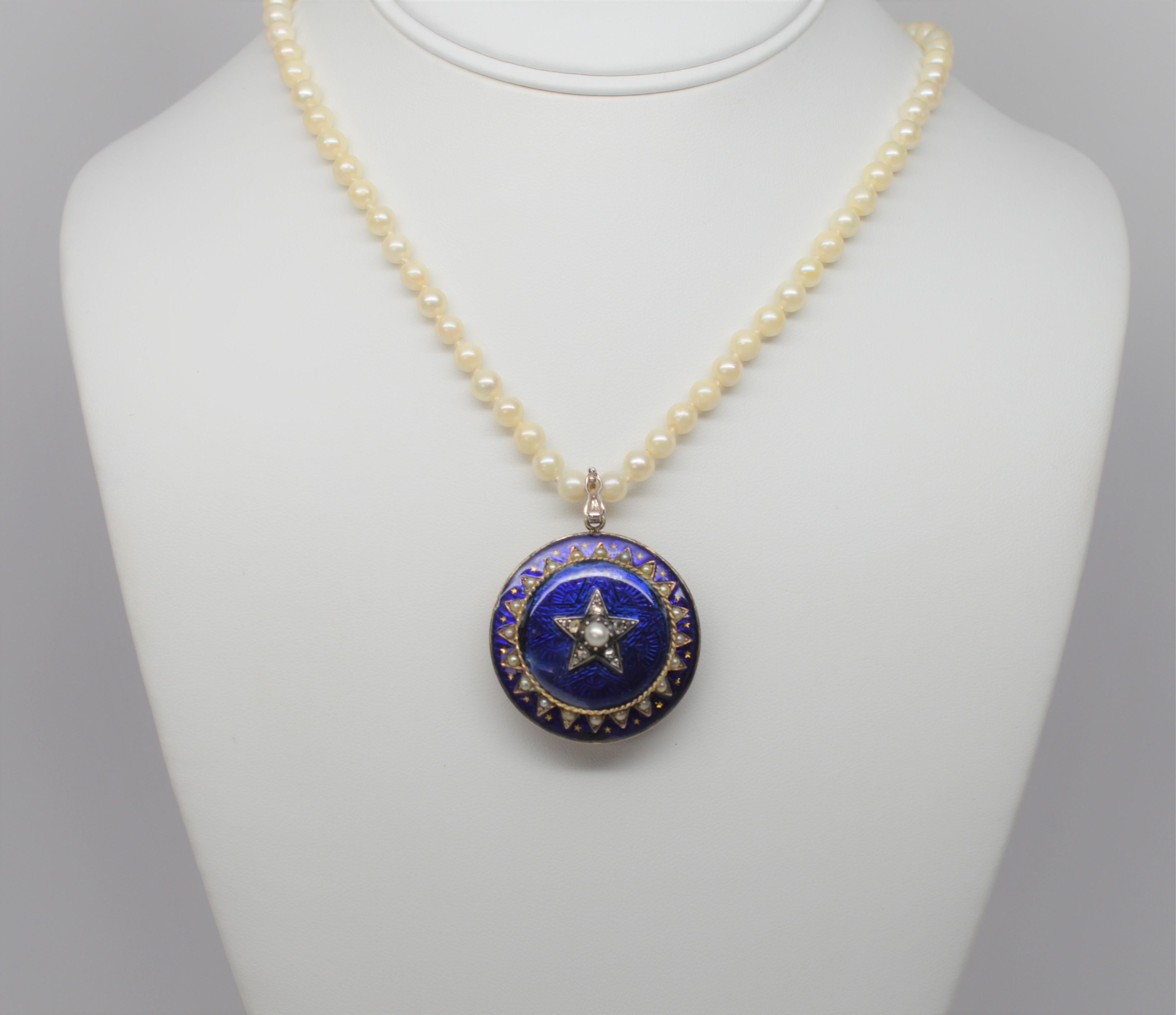 Kobaltblaue Emaille-Brosche mit Anhänger und Perlenkette mit Diamant-Akzenten aus Gold und Gold (Ungeschliffen) im Angebot