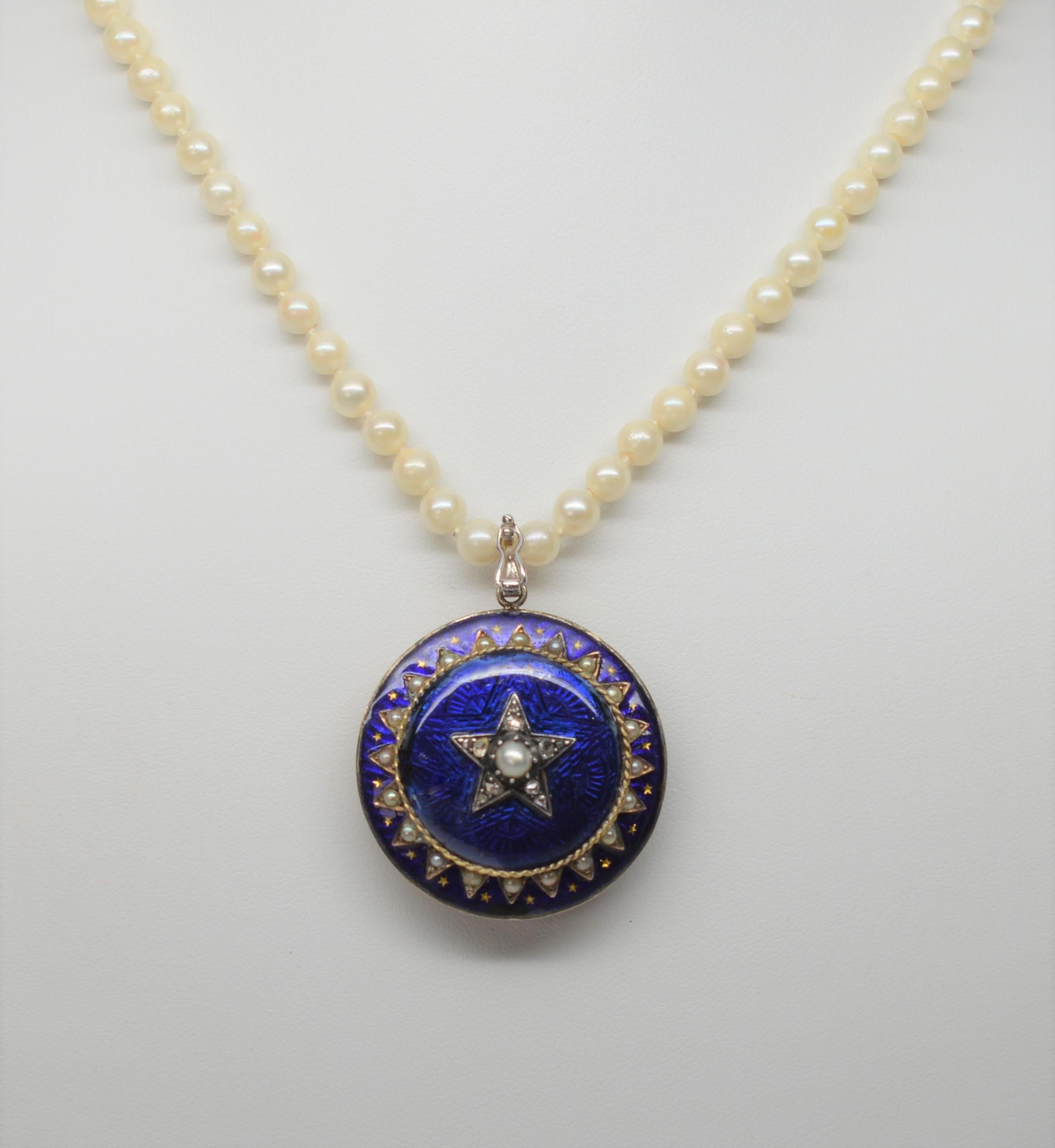 Kobaltblaue Emaille-Brosche mit Anhänger und Perlenkette mit Diamant-Akzenten aus Gold und Gold im Zustand „Gut“ im Angebot in Mount Kisco, NY