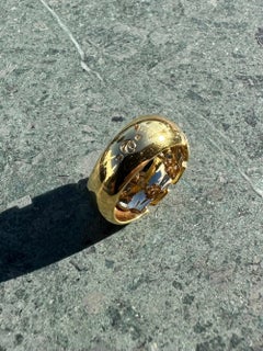 Yellow Gold Cocktail Ring set with Diamonds and ceramic