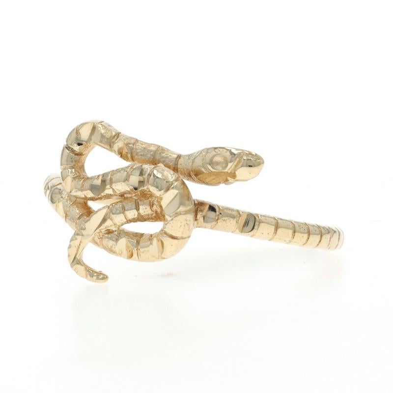 Donna Anello bypass con dichiarazione di serpente arrotolato in oro giallo - 10k Serpent in vendita