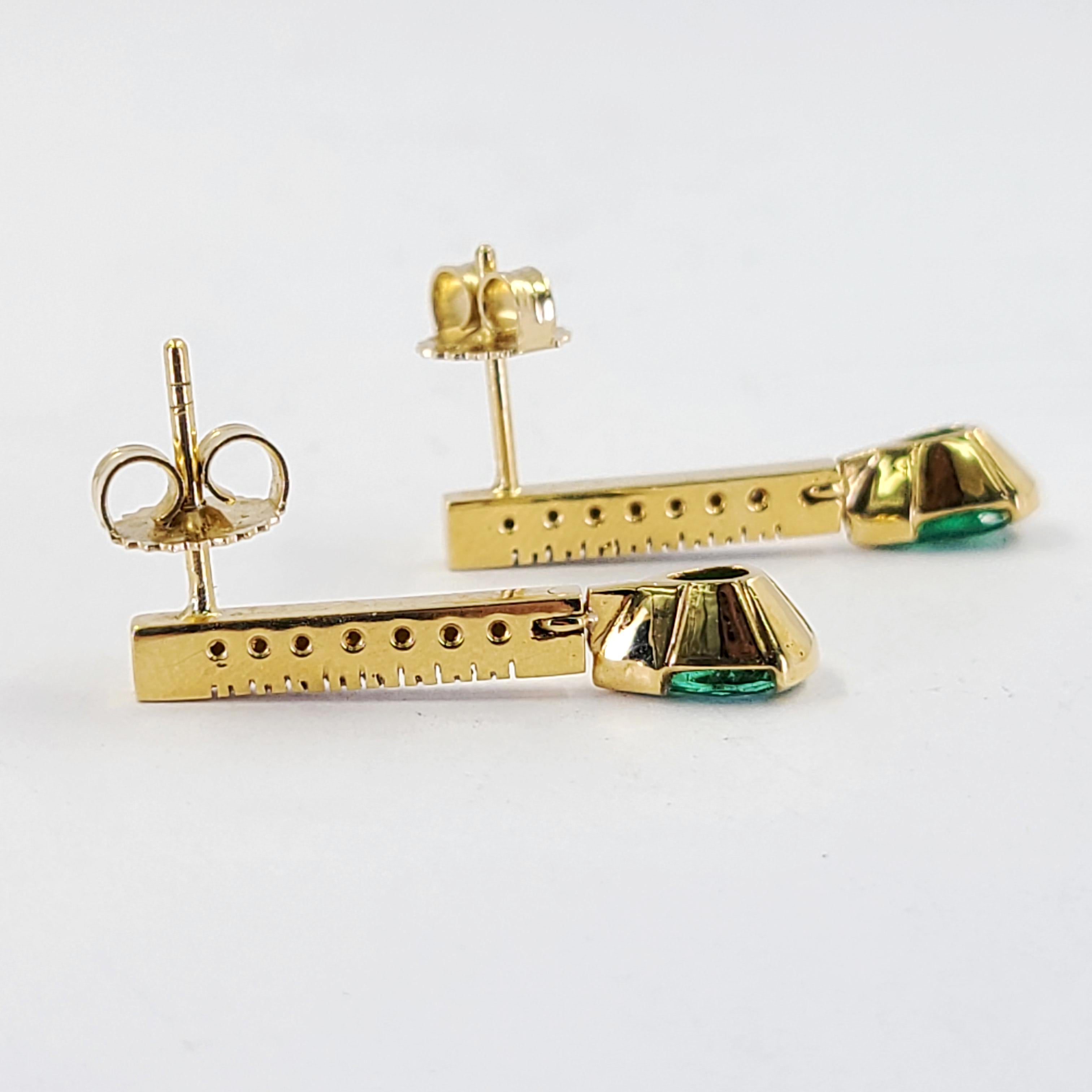 Kolumbianische Smaragd- und Diamant-Tropfen-Ohrringe aus Gelbgold (Tropfenschliff) im Angebot