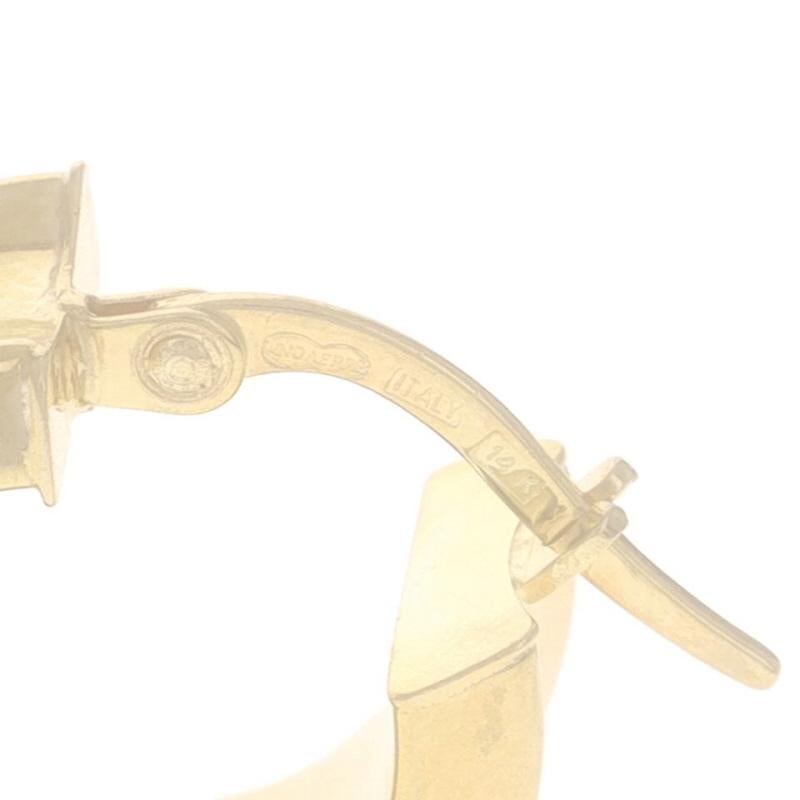 Orecchini a cerchio concavi in oro giallo 14k con foro in vendita 1