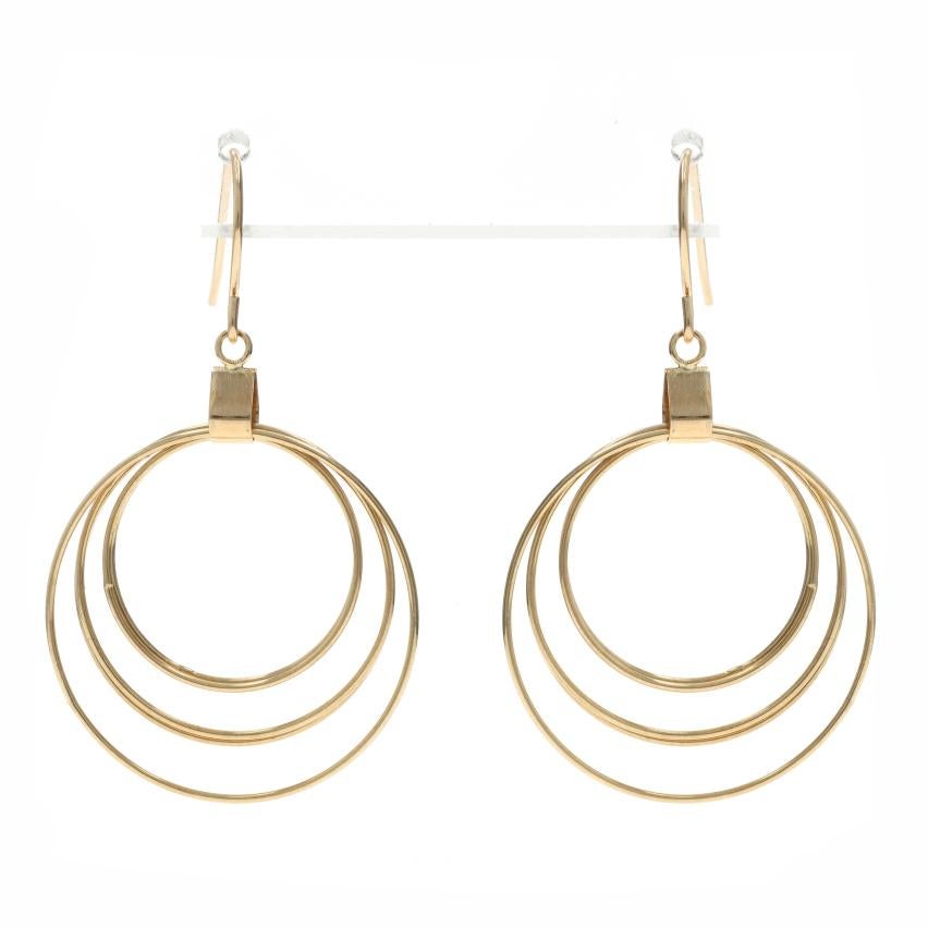 Contenuto del metallo: Oro giallo 14k

Stile: Pendente
Tipo di chiusura: Chiusura a moschettone
Tema: Cerchio concentrico, cerchi riuniti

Misure

Altezza: 1 11/16