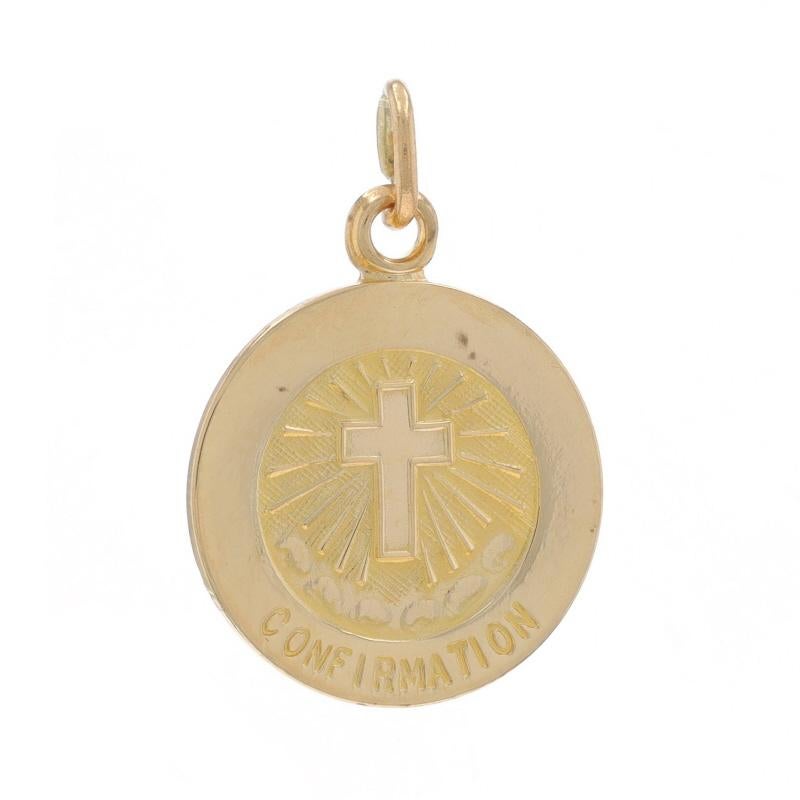 Contenu du métal : Or jaune 14k

Thème : Confirmation, catholique, croix

Mesures

Hauteur (à partir de l'attache fixe) : 9/16