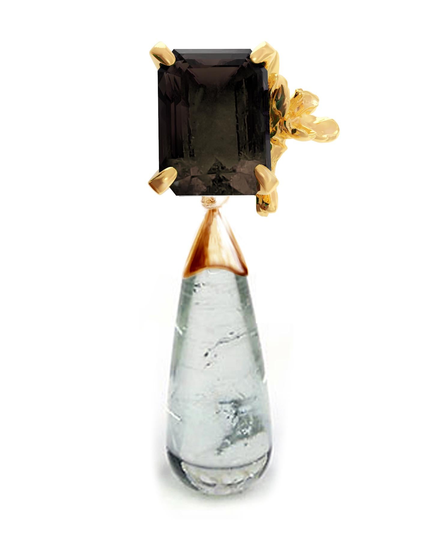 Taille octogone Broche en or jaune en forme de fleur de jonquille contemporaine avec tourmaline en vente
