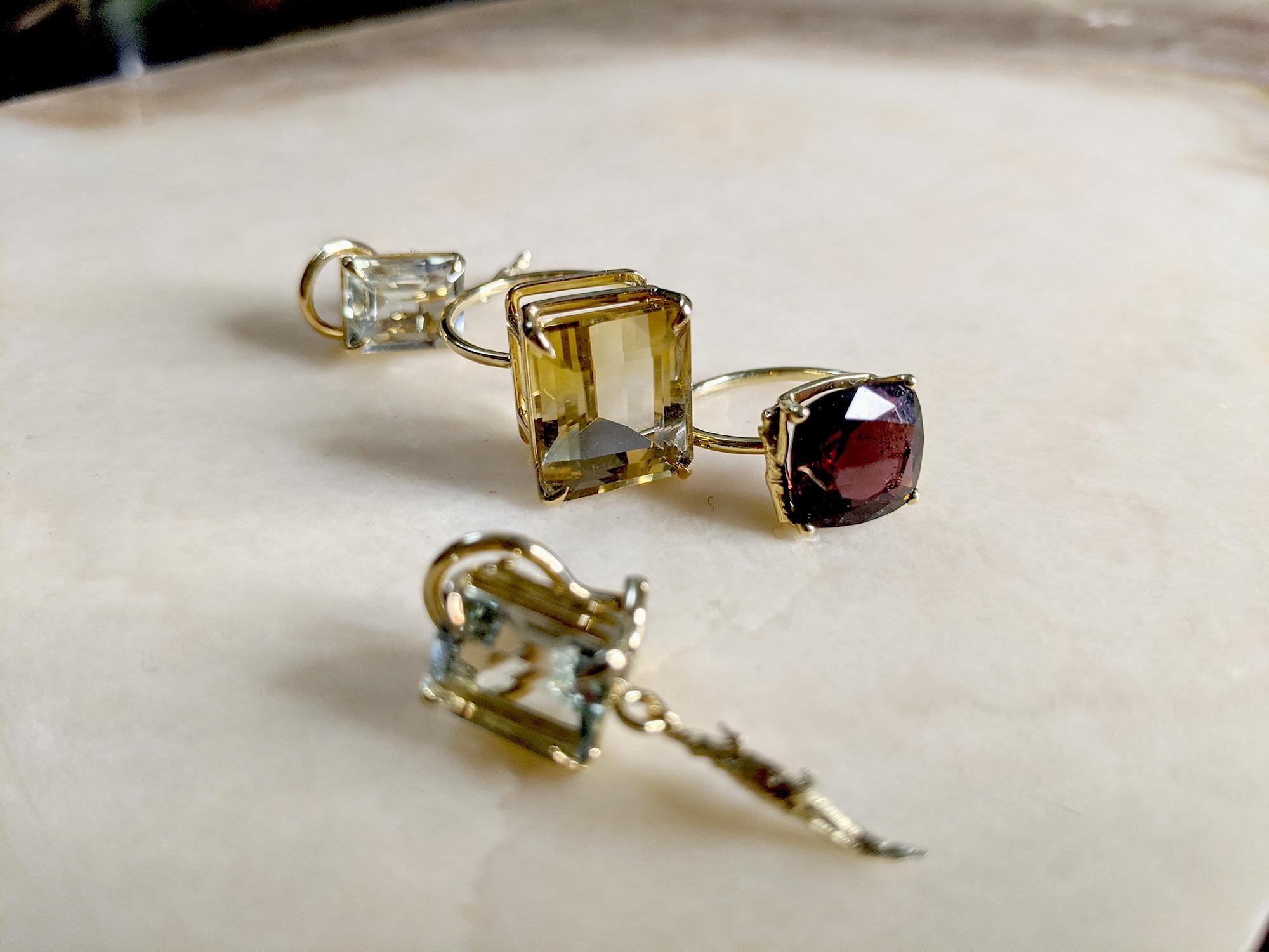 Yellow Gold Contemporary Stud Earrings with Light Green Quartzes For Sale 6