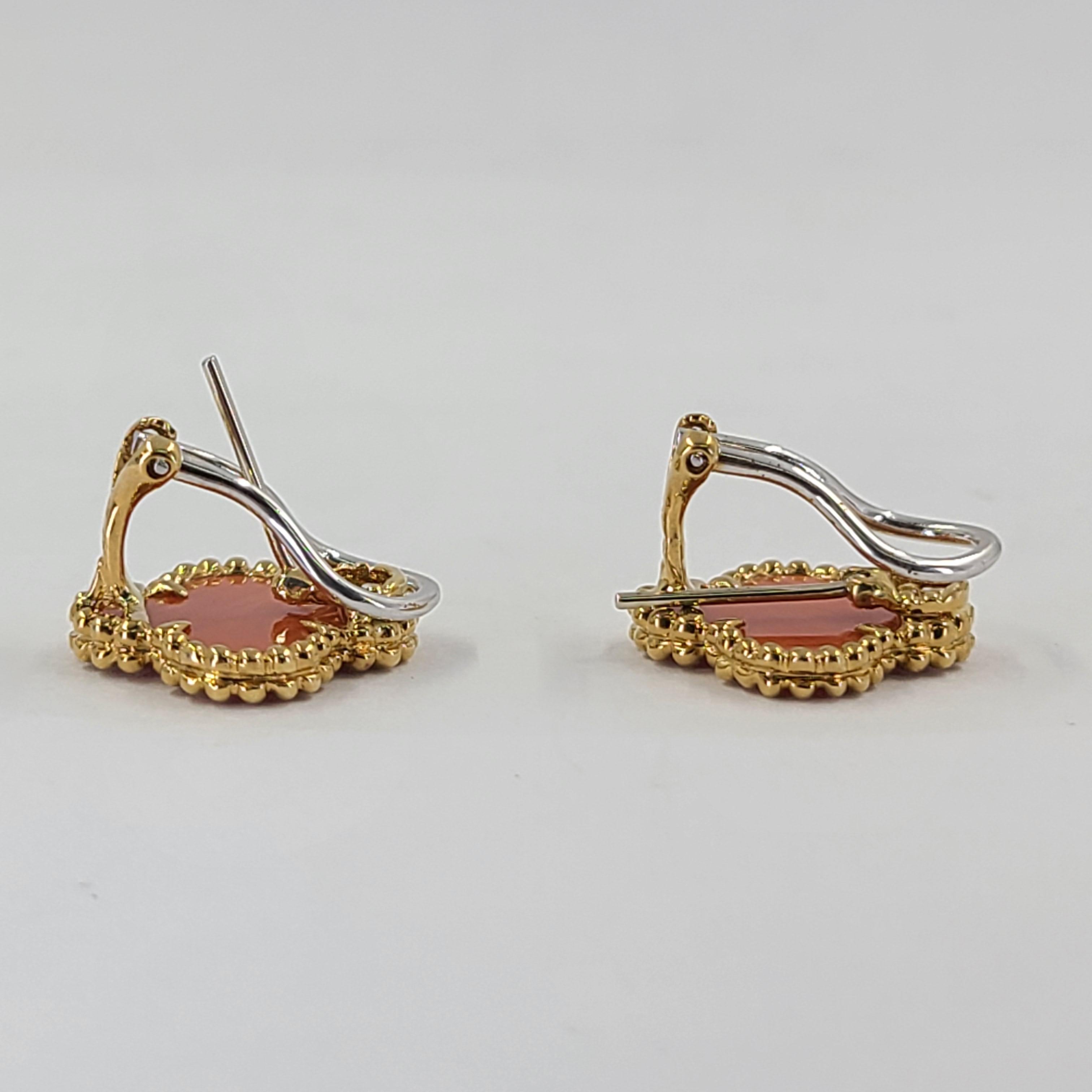 Yellow Gold & Coral Clover Earrings In Good Condition In Coral Gables, FL