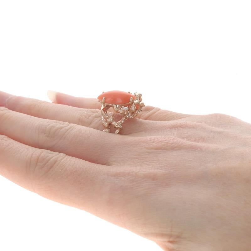 Bague deux pierres en or jaune 14 carats avec corail et diamants cabochon marquise Pour femmes en vente
