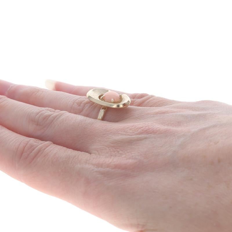 De las mujeres Anillo Solitario de Coral en Oro Amarillo - Cabujón Ovalado 14k en venta