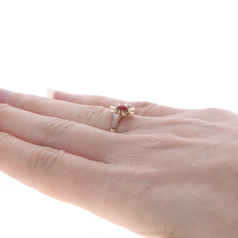 Women's Yellow Gold Coral Solitaire Ring - 18k Round Cabochon Flower For Sale