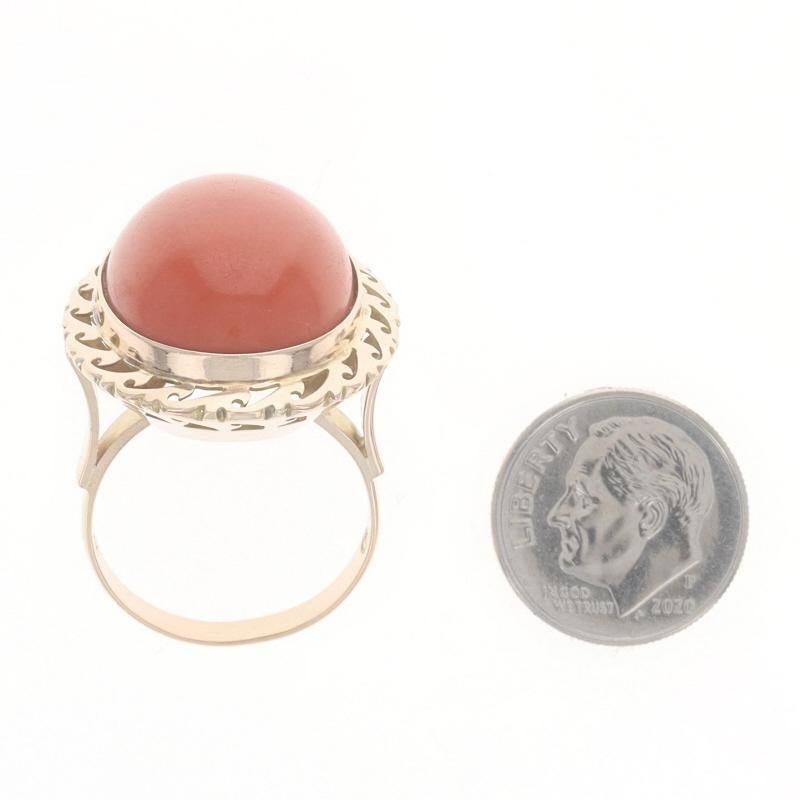 Yellow Gold Coral Vintage Cocktail Solitaire Ring - 14k Oval Cabochon For Sale 1