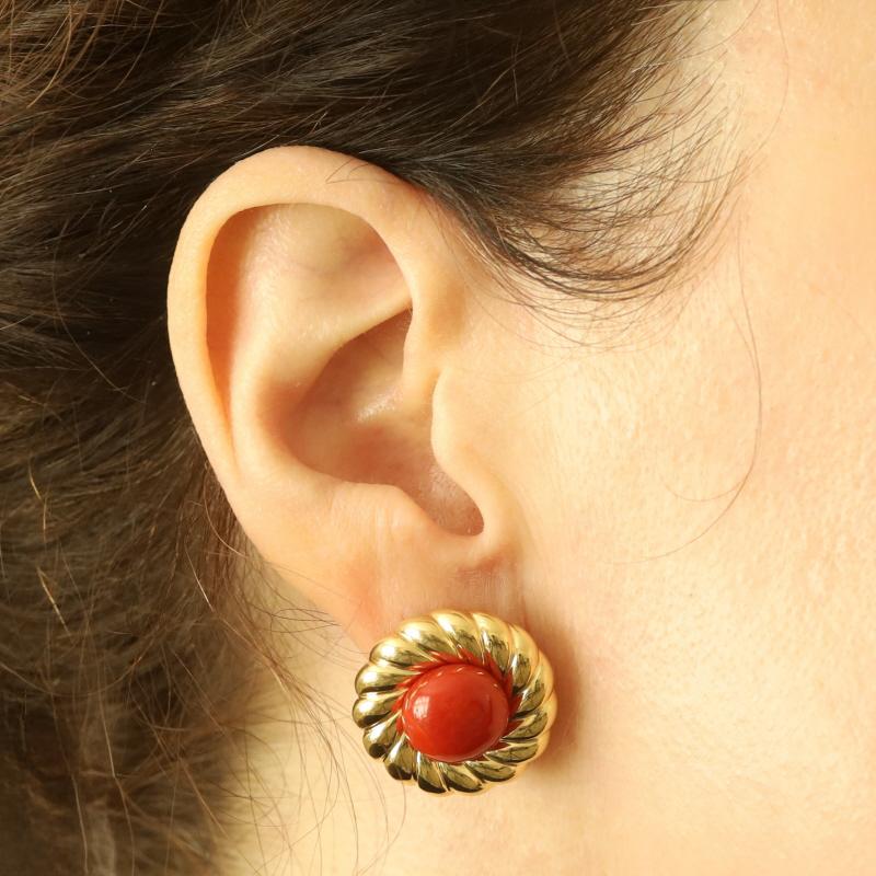 Gelbgold Koralle Vintage Große Ohrstecker - 18k Clip-Ons (Rundschliff) im Angebot