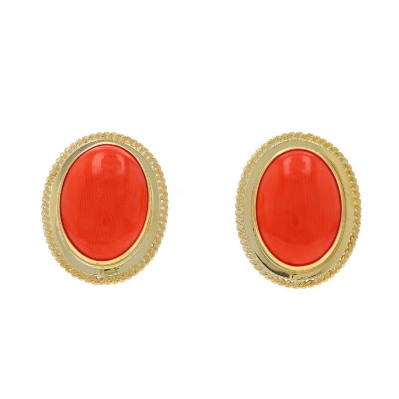 Epoche: Vintage By

Metallgehalt: 18k Gelbgold

Informationen zu Stein

Natürliche Koralle
Schliff: Ovaler Cabochon

Stil: Großer Bolzen
Verschlusstyp: Schmetterlingsverschlüsse
Merkmale: Details mit Seil-Struktur

Messungen

Hoch: 3/4