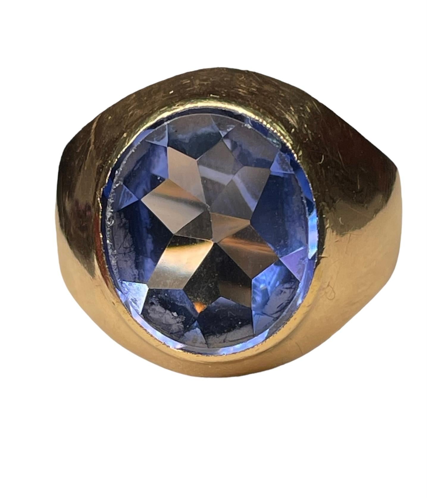 Yellow  Gold Corundum Blue Sapphire Signet Ring For Sale 6