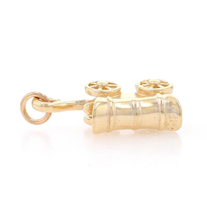 Yellow Gold Covered Wagon Charm - 14k Prairie Schooner Transportation In Excellent Condition In Greensboro, NC