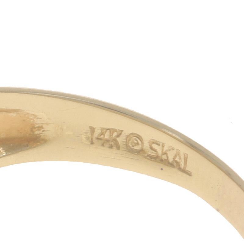 Bague en or jaune avec anneau en forme de croissant de lune 14k et côtes en vente 2