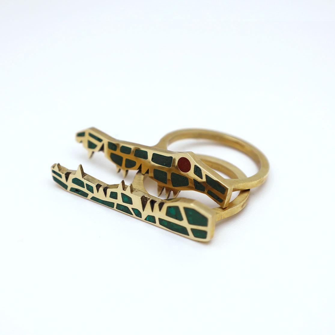 Contemporary Yellow Gold Crocodile Ring with Malachite Inlay by KRSN Studio For Sale