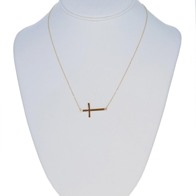 Collier en or jaune avec pendentif en forme de croix 18
