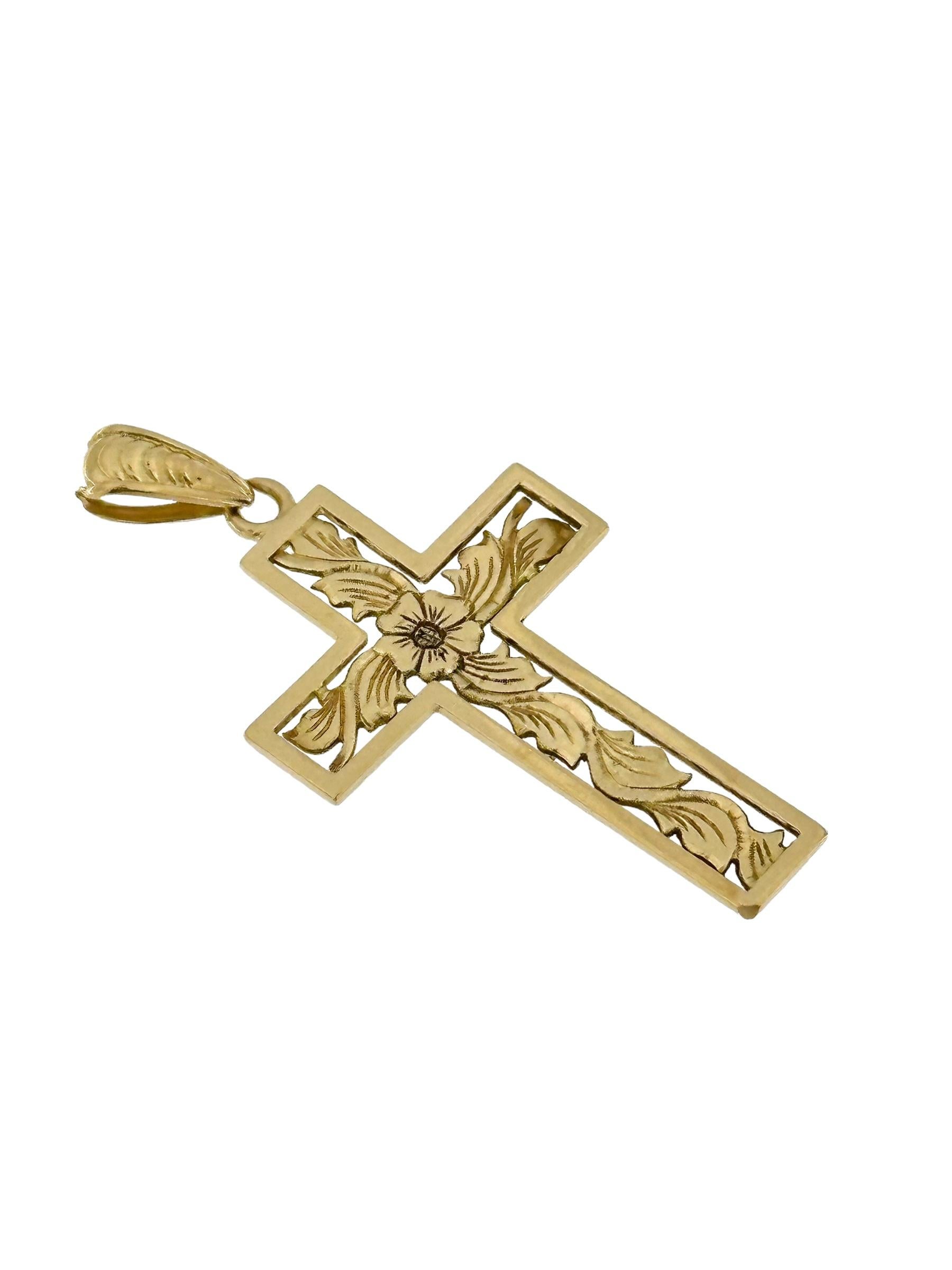 Croix en or jaune sculptée de fleurs et de feuilles Bon état - En vente à Esch sur Alzette, Esch-sur-Alzette