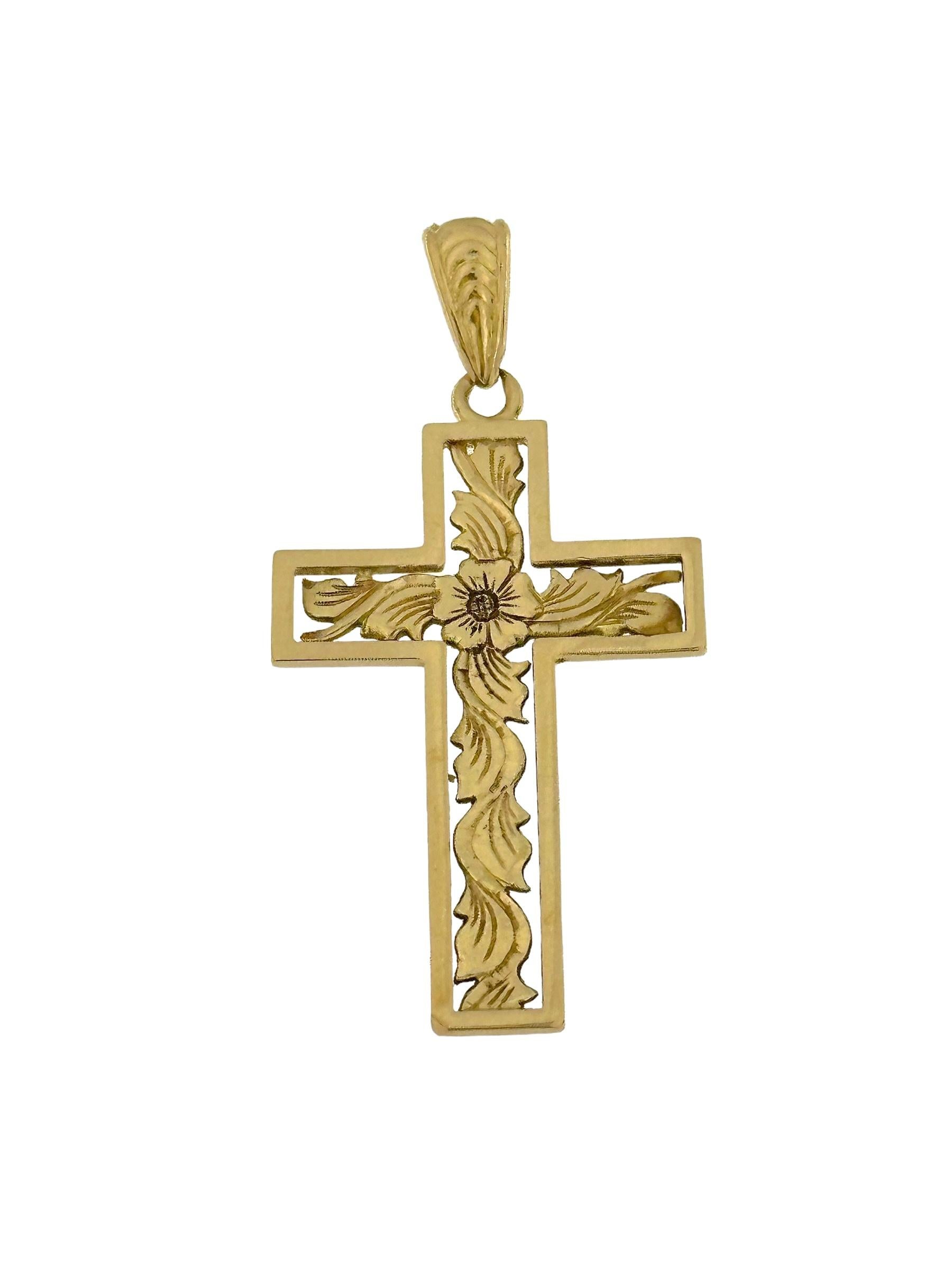 Croix en or jaune sculptée de fleurs et de feuilles Unisexe en vente
