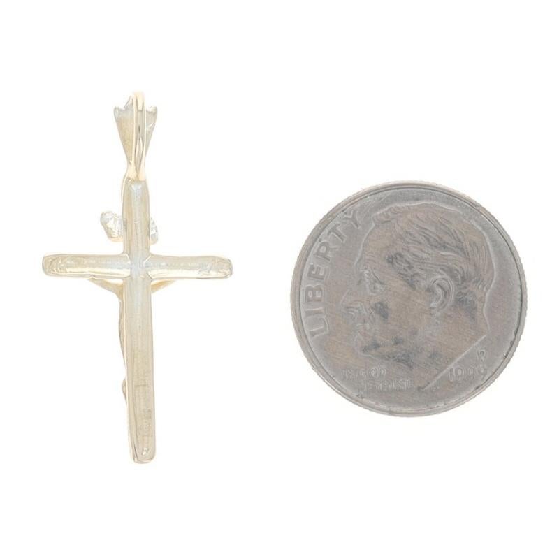 Pendentif croix Crucifix en or jaune 14 carats Unisexe en vente
