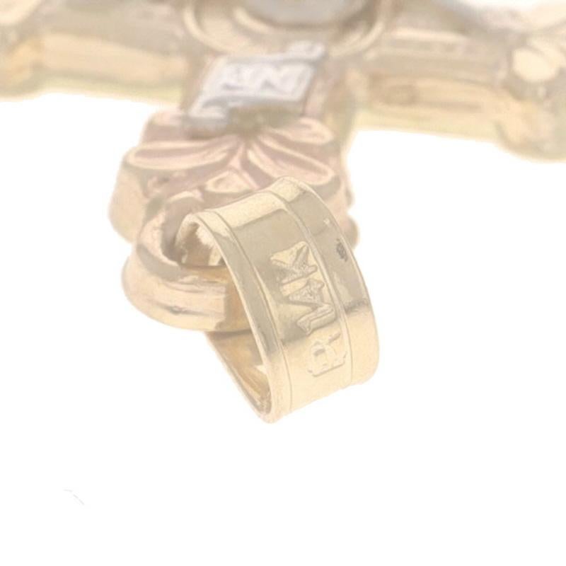 Pendentif Crucifix en or jaune - 14k INRI Christianity Pour femmes en vente