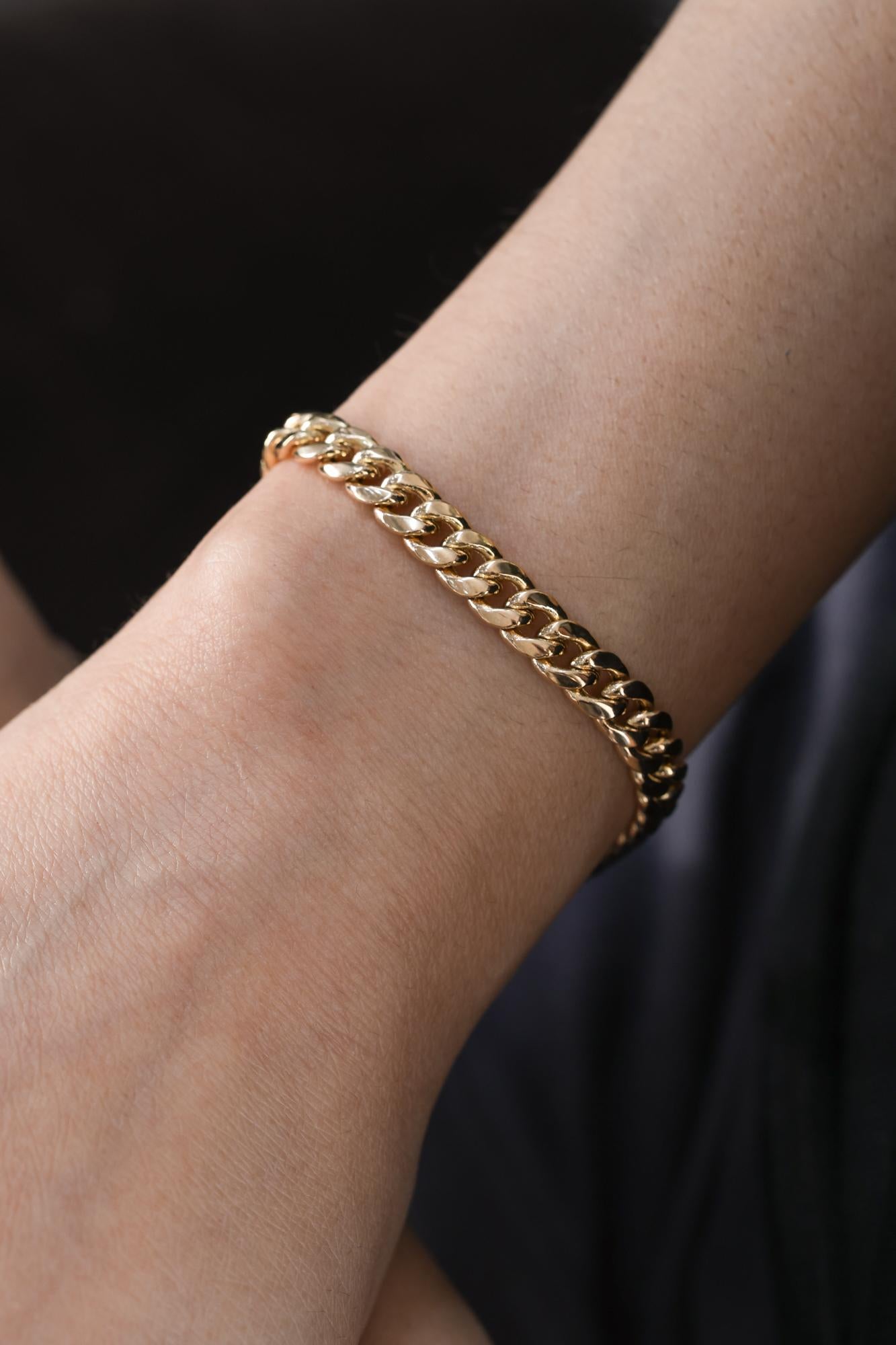 Yellow Gold Cuban Link Bracelet In New Condition For Sale In Los Angeles, CA