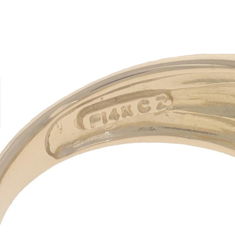 Bague croisée en or jaune à zircon cubique - 14k Brillant rond .68ctw en vente 3