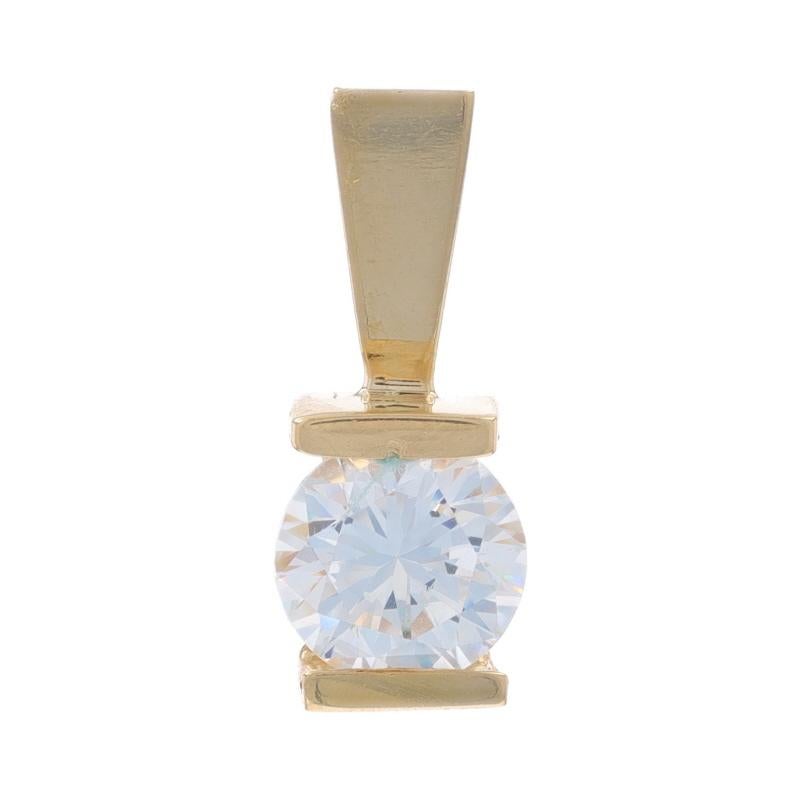Contenuto del metallo: Oro giallo 14k

Informazioni su A. Stone

Zircone cubico
Carati: .90ct DEW
Taglio: Rotondo brillante

Carati totali: .90ctw

Stile: Solitario

Misure

Altezza (dalla cauzione fissa): 5/8