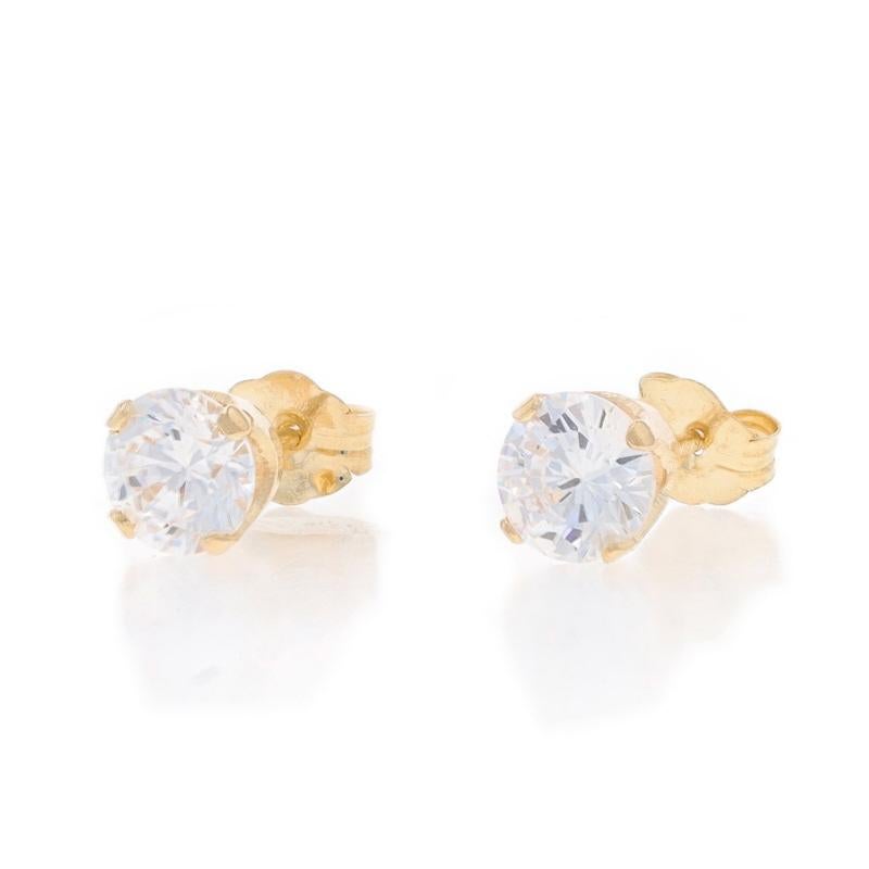 Yellow Gold Cubic Zirconia Stud Earrings - 14k Round Brilliant 1.00ctw Pierced en Excelente estado para la venta en Greensboro, NC