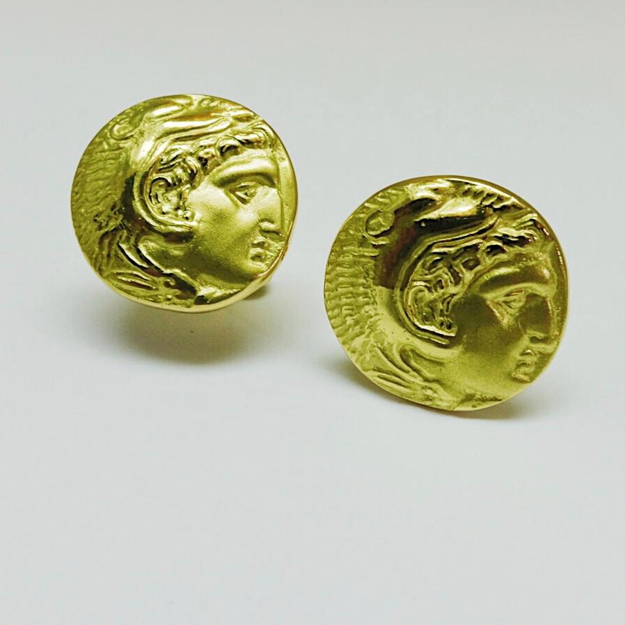 Cufflinks in yellow gold with man'shead pattern. 
Round shape. 
Weight : 18,5 grs