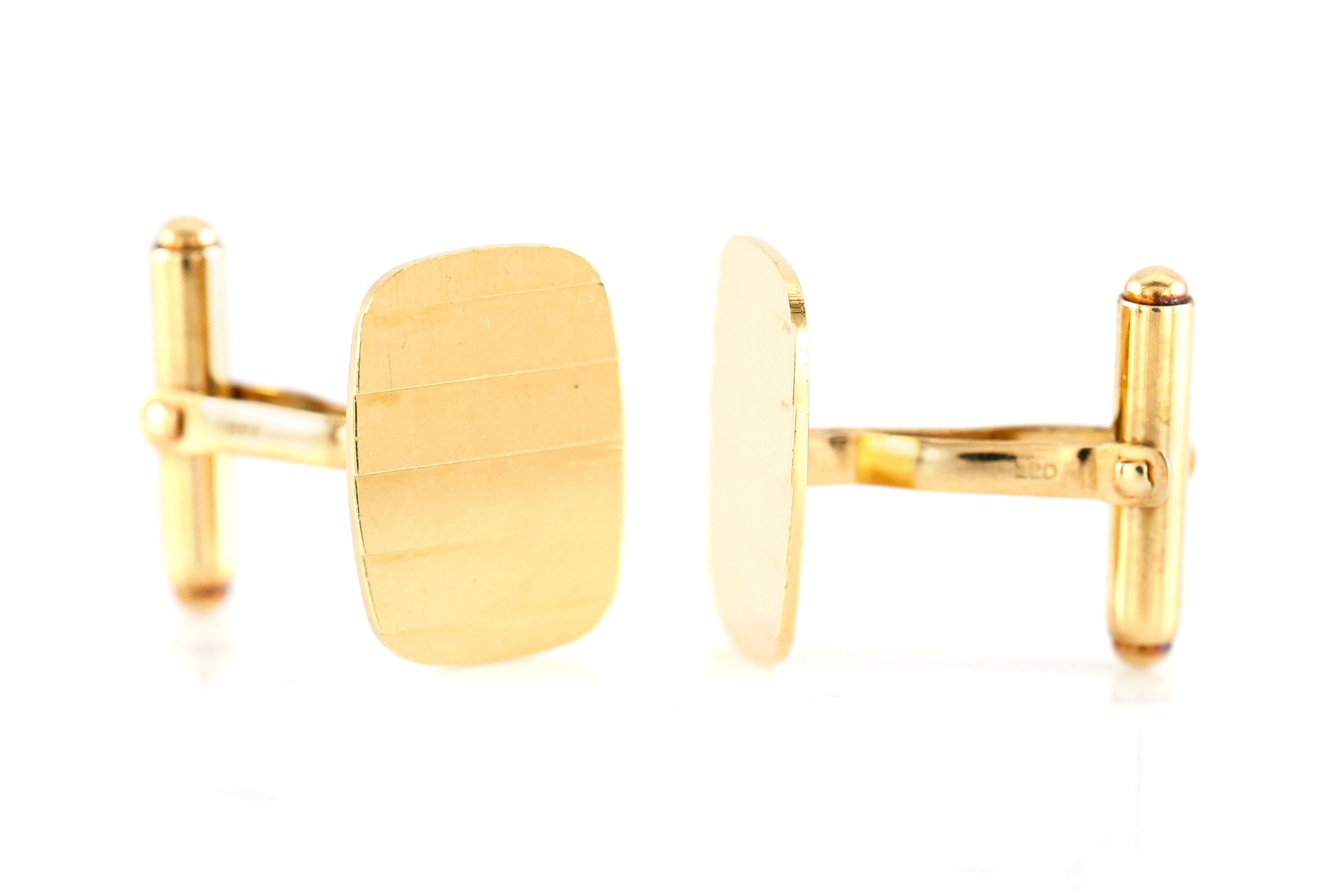 Yellow Gold Cufflinks In Excellent Condition For Sale In New York, NY