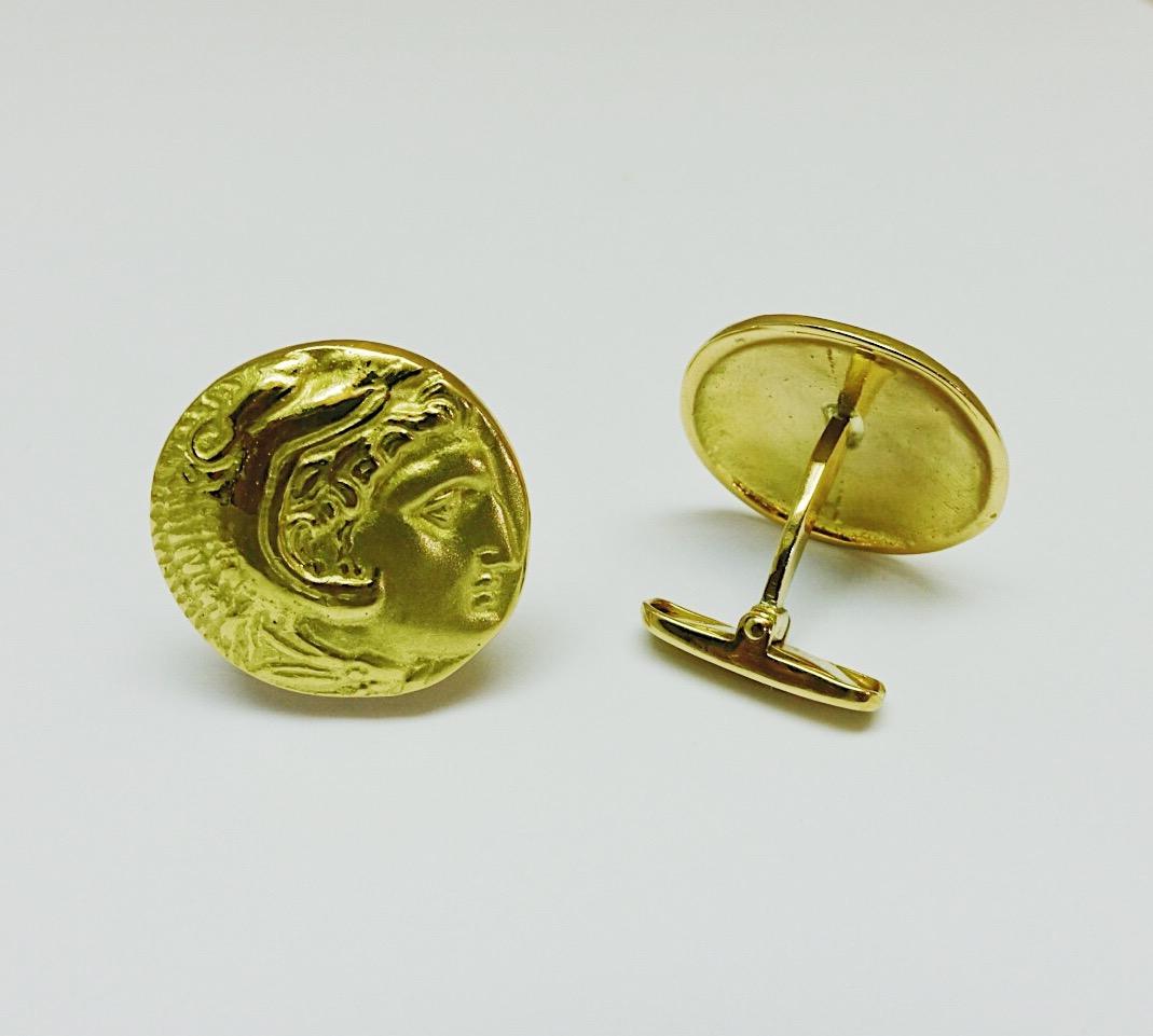 Women's or Men's Yellow Gold Cufflinks For Sale