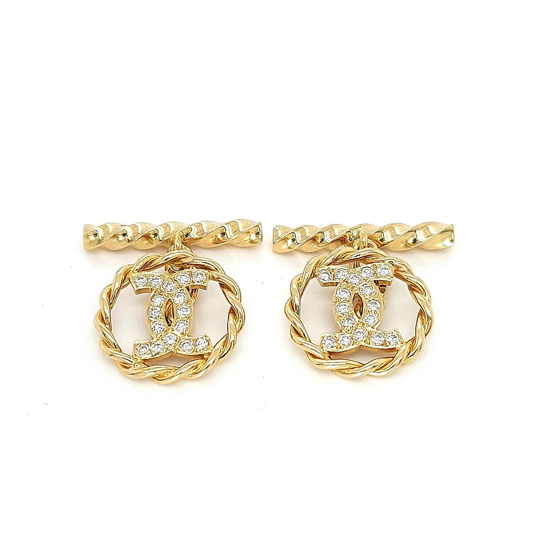 Brilliant Cut 18kt Yellow Gold Cufflinks with CC Monogram, Knot Design, with 0.72ct Diamonds For Sale