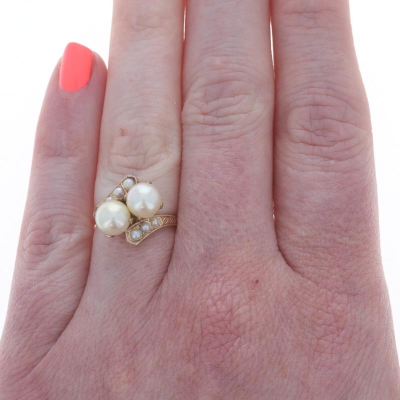 Perle Bague Bypass en or jaune avec perles de culture d'Akoya Art Deco - 14k Two-Stone Vintage en vente