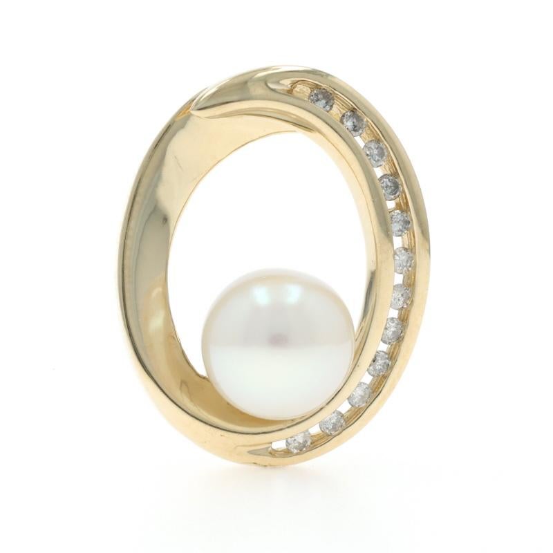 Contenu du métal : Or jaune 14k

Informations sur les pierres

Perle de culture Akoya

Diamants naturels
Carat(s) : .10ctw
Coupe : Brillant rond
Couleur : H - I
Clarté : SI2 - I1

Total des carats : .10ctw

Style : Solitaire avec