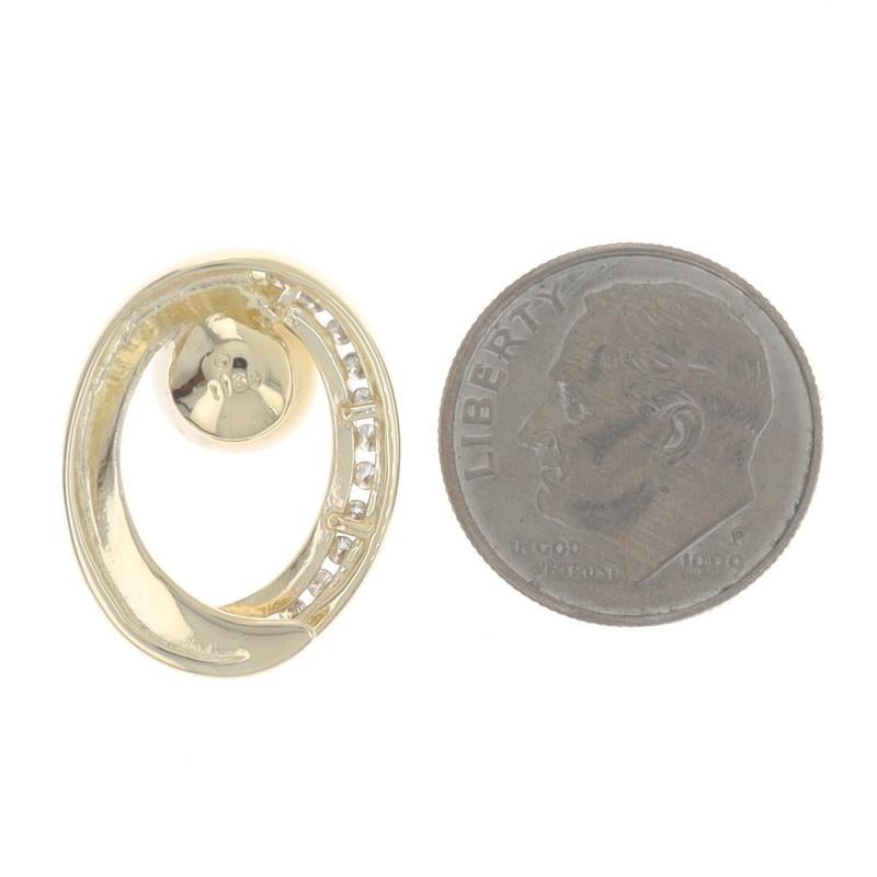 Pendentif en or jaune avec diamant et perle de culture Akoya - 14k .10ctw Excellent état - En vente à Greensboro, NC