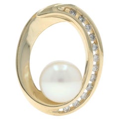 Pendentif en or jaune avec diamant et perle de culture Akoya - 14k .10ctw