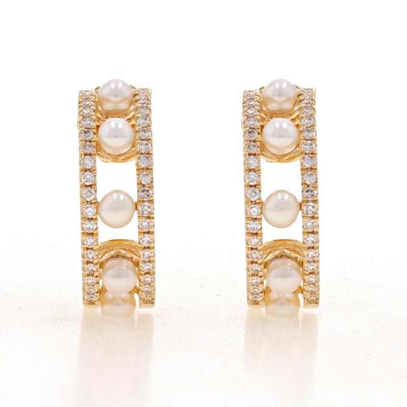Taglio singolo Orecchini a cerchio in oro giallo con perle d'acqua dolce coltivate e diamanti - 14k .17ctw in vendita