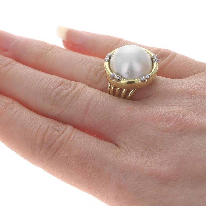 Yellow Gold Cultured Mabe Pearl & Diamond Ring - 18k .12ctw In Excellent Condition For Sale In Greensboro, NC