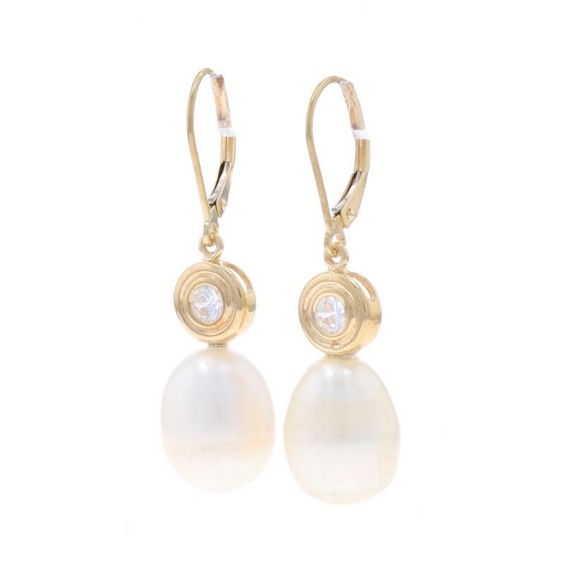 Perlina Orecchini pendenti con perle coltivate in oro giallo 10k 14k .33ctw in vendita