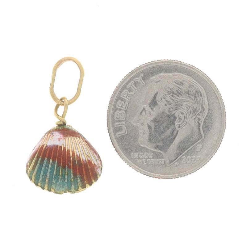 Yellow Gold Cultured Pearl & Enamel Seashell Charm - 18k Ocean Beach Pendant In Excellent Condition For Sale In Greensboro, NC