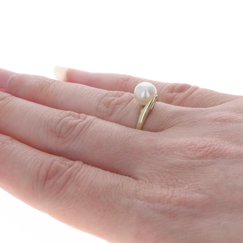 Bague bypass solitaire en or jaune et perles de culture - 10 carats Unisexe en vente
