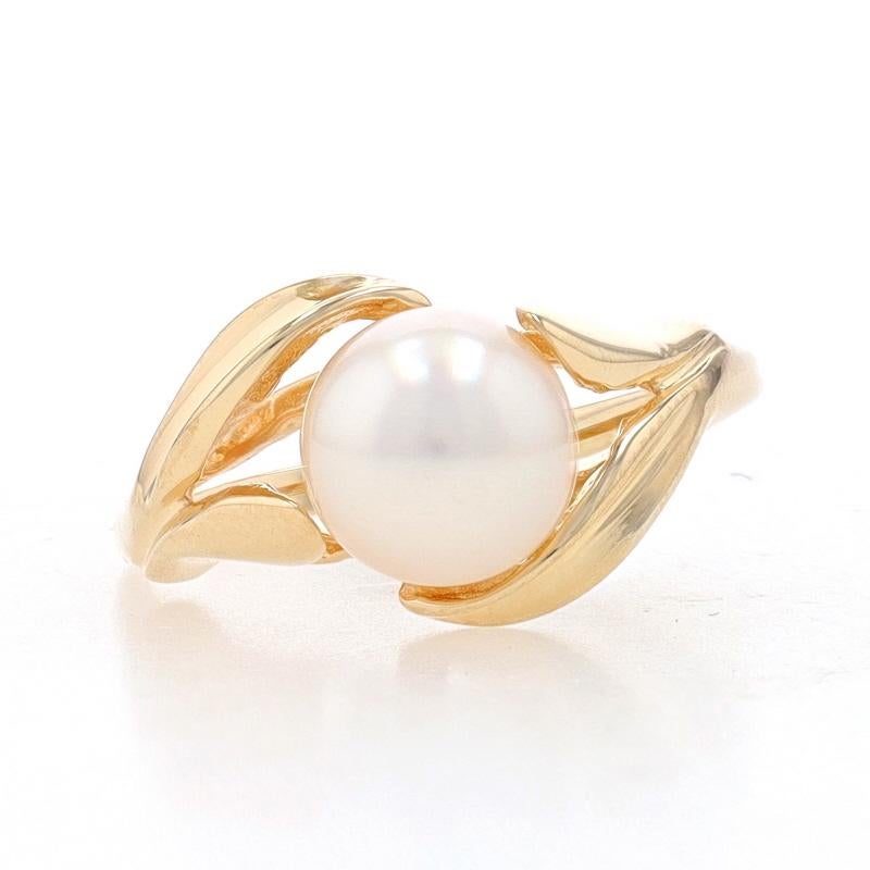 Size: 4
Sizing Fee: Up 2 sizes for $35 or Down 1 size for $30

Metal Content: 14k Yellow Gold

Stone Information
Cultured Pearl
Diameter: 6.7mm

Style: Solitaire Bypass
Theme: Leaves

Measurements
Face Height (north to south): 3/8