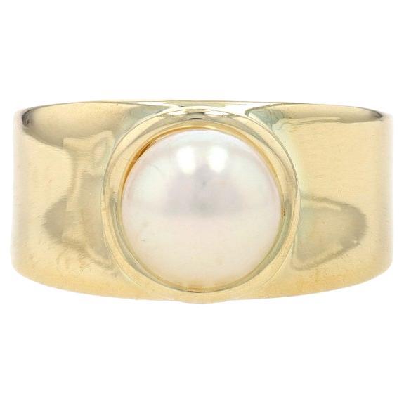 Yellow Gold Cultured Pearl Solitaire Ring - 14k For Sale