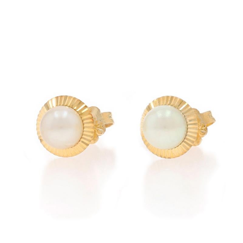 Pendientes de Oro Amarillo con Perla Cultivada - 18k Grabados Perforados Atornillados Cuenta en venta