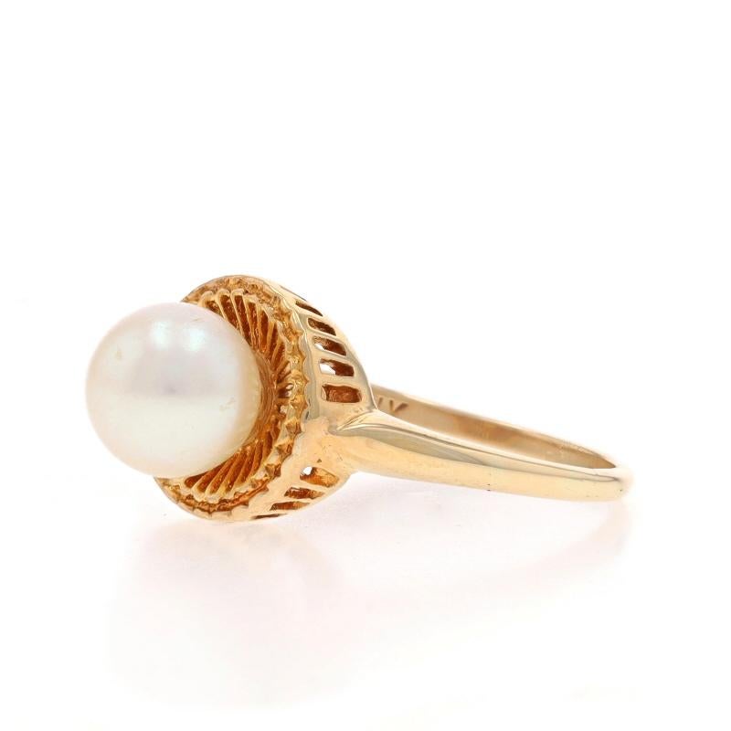 Anello solitario vintage con perla coltivata in oro giallo - 10k In condizioni ottime in vendita a Greensboro, NC