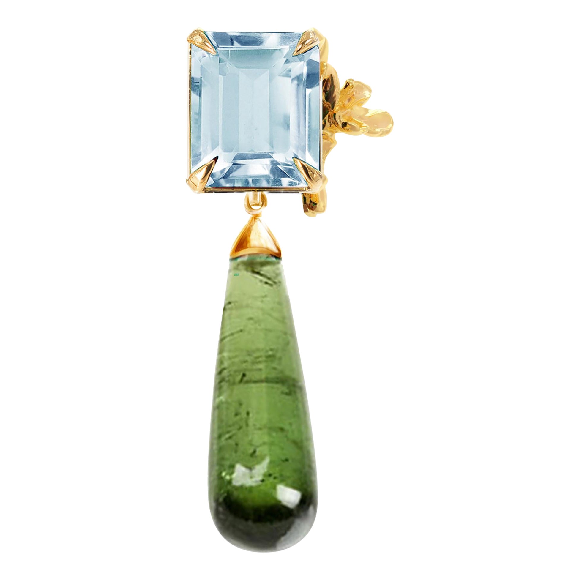 Broche en or jaune en forme de fleur de jonquille avec tourmaline verte amovible